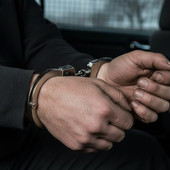 Maxi operazione antidroga a Biella: 5 arresti, 10 denunce e sequestri di stupefacenti e armi