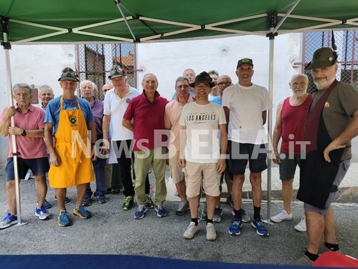 Alpini, a Chiavazza fervono i preparativi per la cena di stasera: tutti insieme a festeggiare il “2 d’Aust”
