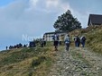 Valdilana, festa all’Alpe Artignaga: polenta concia e panini per oltre mille persone FOTO e VIDEO Angela Lobefaro per newsbiella.it