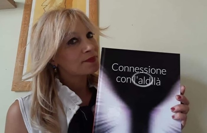 &quot;Connessione con l'aldilà&quot; il libro di Maria Lolita Aversano