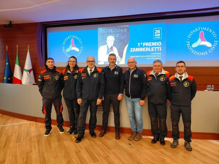 Al Corpo AIB del Piemonte il Premio “Zamberletti", Prima Edizione, foto pag fb Corpo AIB Piemonte Al Corpo AIB del Piemonte il Premio “Zamberletti", Prima Edizione, foto pag fb Corpo AIB Piemonte