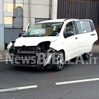 Biella, auto finisce contro il palo della luce: soccorsa una donna (foto di Mattia Baù in esclusiva per Newsbiella.it)