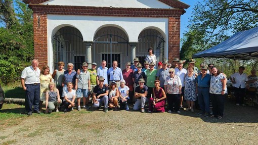 Alpini di Cerrione al lavoro, la Cappella di San Grato torna a splendere: un gesto di volontariato e amore per il territorio FOTO Alpini di Cerrione al lavoro, la Cappella di San Grato torna a splendere: un gesto di volontariato e amore per il territorio FOTO