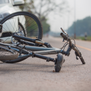 Auto contro bici a Sandigliano: ciclista in codice giallo - Foto di repertorio