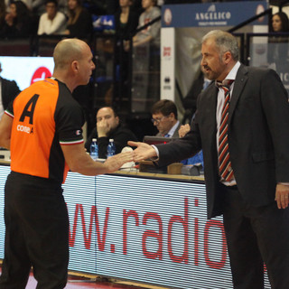 Basket - Per Voskuil 10 su 10 ai tiri liberi Basket - Per Voskuil 10 su 10 ai tiri liberi