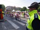 Il Giro d'Italia rende omaggio agli Alpini