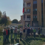 Medie di Biella Chiavazza, la bandiera apre il nuovo anno scolastico insieme agli Alpini Medie di Biella Chiavazza, la bandiera apre il nuovo anno scolastico insieme agli Alpini