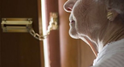 Valdilana: donna derubata da un finto Carabiniere