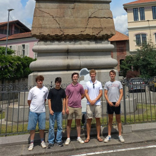 Da sinistra Derek Healey di Stanford, Connecticut; Fred Mehra di Philadelphia; Declan Boyle di Allentown, Pennsylvania; Sebastian Varnero Rawson di Philadelphia; Stephen Glyod di Chicago