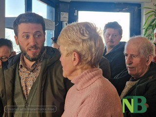 Biella, mercato di piazza Falcone, ambulanti in rivolta compatti: “Non ci spostiamo”