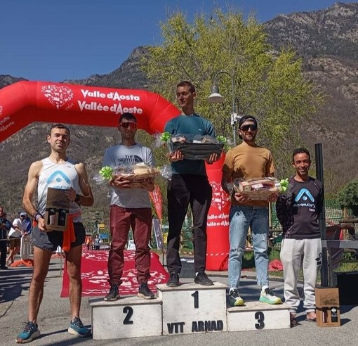 Amron Team protagonista ad Arnad: Falla e Faedo ai piedi del podio nel Traverse Trail Amron Team protagonista ad Arnad: Falla e Faedo ai piedi del podio nel Traverse Trail