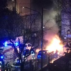 Biella: Auto distrutta dalle fiamme in vicolo Galeazzo - foto e video Nicola Rasolo per newsbiella.it e video Pidello