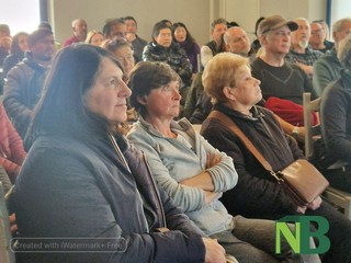 Biella, mercato di piazza Falcone, ambulanti in rivolta compatti: “Non ci spostiamo”