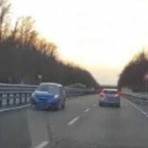 Auto in contromano sulla Superstrada, sfiorato l'incidente nel tratto di Masserano VIDEO Auto in contromano sulla Superstrada, sfiorato l'incidente nel tratto di Masserano VIDEO