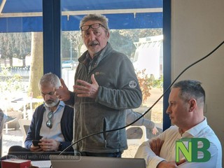 Biella, mercato di piazza Falcone, ambulanti in rivolta compatti: “Non ci spostiamo”