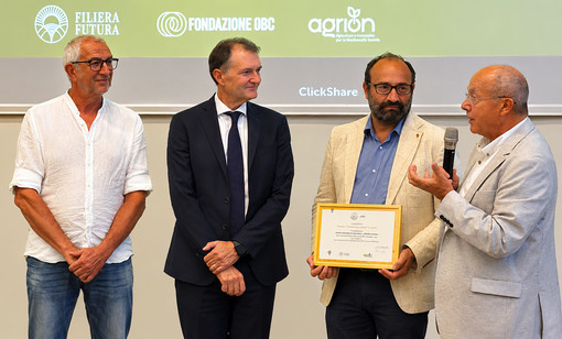 Nell’immagine, un momento della premiazione di Su Nuraghe a Torino Nell’immagine, un momento della premiazione di Su Nuraghe a Torino
