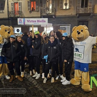Bear Wool Volley, a Biella è iniziata l'edizione 2026: in via Italia la sfilata delle squadre (servizio di Angela Lobefaro per newsbiella.it)