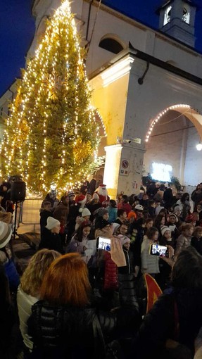 Brusnengo inaugura il periodo natalizio: partecipazione corale all’8 dicembre Brusnengo inaugura il periodo natalizio: partecipazione corale all’8 dicembre