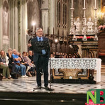 Bagno di folla a Biella, in Duomo il professor Alessandro Barbero racconta San Francesco FOTO