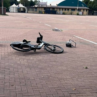 E-bike sharing gettate e danneggiate a Biella: la segnalazione dal Villaggio Lamarmora