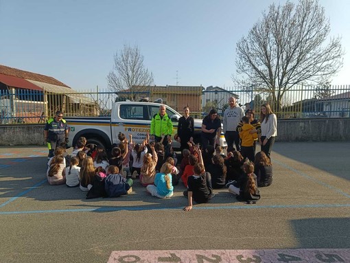 Benna, la Protezione Civile entra a scuola: incontro con gli alunni delle elementari