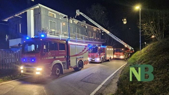 A Bioglio scatta l'allarme per un incendio al camino, l'intervento decisivo dei Vigili del Fuoco evita il peggio (servizio di Mauro Benedetti per newsbiella.it)
