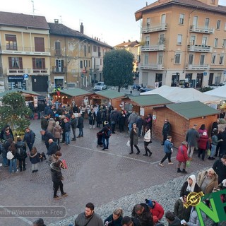 Borgo di Babbo Natale a Candelo, nel fine settimana oltre 9 mila presenze, foto Alessandro Bozzonetti per newsbiella.it