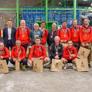 Nella foto di Dante Bonino la squadra del Crc Gaglianico Botalla Formaggi premiata al termine della semifinale
