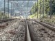 Giovane cammina sui binari tra Cossato e Castelletto Cervo: treni bloccati per due ore