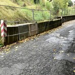 Vandorno, cemento sulla strada riduce il passaggio: "Da oltre un anno attendiamo risposte"