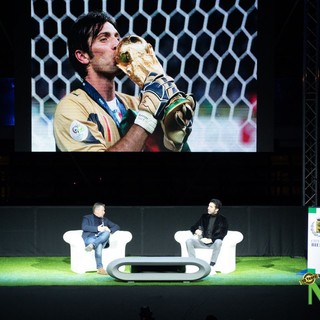 Un Forum sold out per Gigi Buffon, Campione di semplicità FOTO e VIDEO di Davide Finatti per newsbiella.it