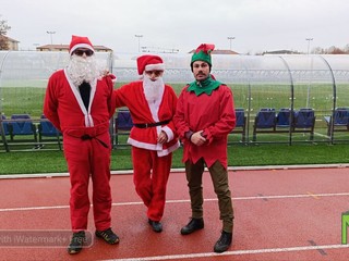 Babbo Natale Paracadutista a Biella: niente lancio dal cielo, ma regali ai bambini