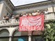 Mai bandiera bianca contro la violenza di genere, a Biella esposto un vessillo a Villa Schneider FOTO e VIDEO Mai bandiera bianca contro la violenza di genere, a Biella esposto un vessillo a Villa Schneider FOTO e VIDEO