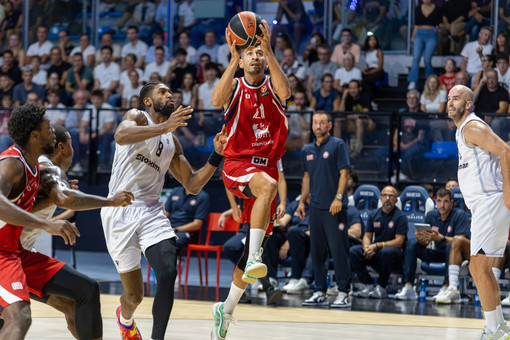 Il grande basket è al Biella Forum, 2.100 spettatori per Olimpia Milano-PAOK (foto di Nicolò Ottina) Il grande basket è al Biella Forum, 2.100 spettatori per Olimpia Milano-PAOK (foto di Nicolò Ottina)