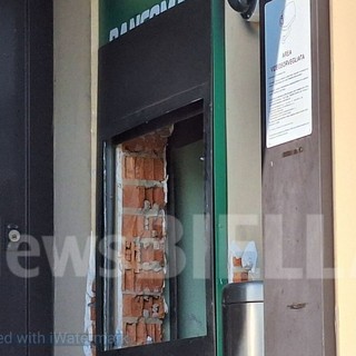 Furto a Mottalciata, ignoti hanno fatto esplodere il bancomat della banca (servizio di Nicola Rasolo in esclusiva per Newsbiella.it)
