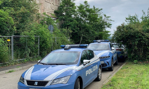 Polizia agli ex Rivetti di Biella per controlli, aggredito un agente (foto di repertorio)