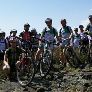 Gita dei cinque laghi con la Biella Mountain Bike Sport Gita dei cinque laghi con la Biella Mountain Bike Sport