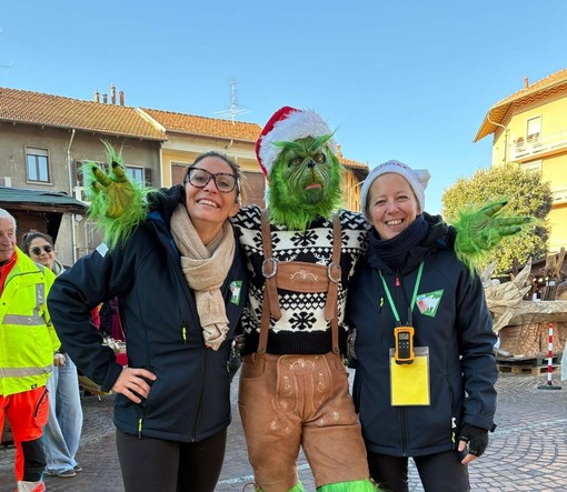 Candelo, al Borgo di Babbo Natale c'è anche il Grinch: speriamo non rovini le feste a nessuno! Candelo, al Borgo di Babbo Natale c'è anche il Grinch: speriamo non rovini le feste a nessuno!