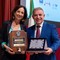Ivo Bonato premiato a Montecitorio: il reporter biellese riceve lo Standout Award. Nella foto con la giornalista Lucia Goracci Ivo Bonato premiato a Montecitorio: il reporter biellese riceve lo Standout Award. Nella foto con la giornalista Lucia Goracci