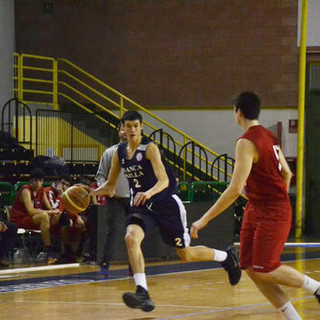 Basket - Ouro Bagna si traveste da Superman Basket - Ouro Bagna si traveste da Superman