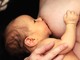 Vietato allattare in posta, mamme biellesi organizzano protesta. E il caso diventa nazionale