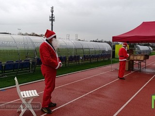 Babbo Natale Paracadutista a Biella: niente lancio dal cielo, ma regali ai bambini