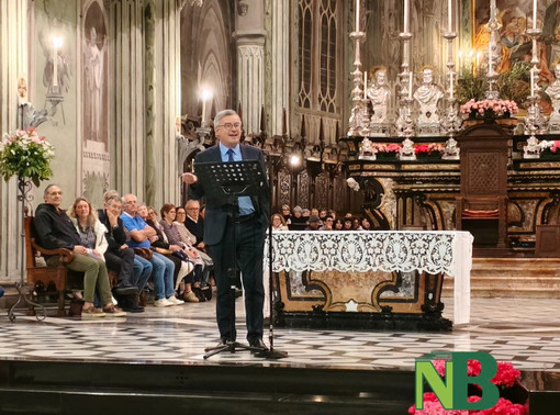 Bagno di folla a Biella, in Duomo il professor Alessandro Barbero racconta San Francesco FOTO