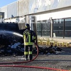 Container a fuoco lungo la Trossi FOTO e VIDEO Mattia Baù per newsbiella.it