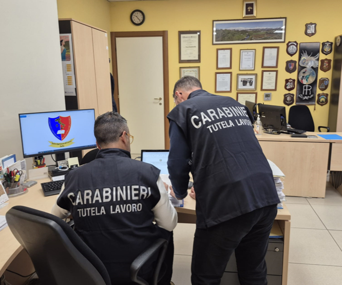 Controlli a Biella: lavoro in nero e appalto fittizio, sanzioni per 30mila euro
