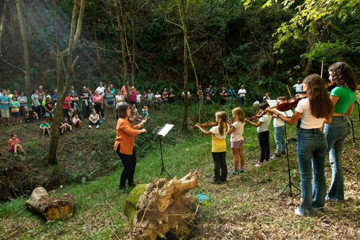Strona, “Note in Natura”: una camminata e tre concerti con Glo & Leo Acoustic Duo - Foto delle edizioni precedenti Strona, “Note in Natura”: una camminata e tre concerti con Glo & Leo Acoustic Duo - Foto delle edizioni precedenti