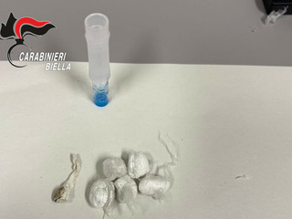 Biella, nasconde droga in bocca durante un controllo e tenta la fuga: denunciato 39enne Biella, nasconde droga in bocca durante un controllo e tenta la fuga: denunciato 39enne