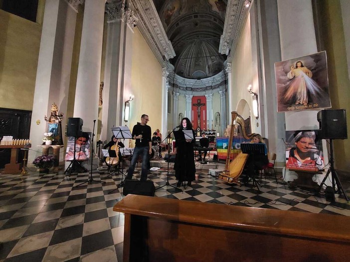 Volo d'autore...aspettando il Natale, a Coggiola il concerto è un vero successo FOTO