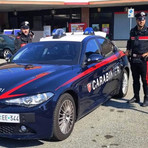 Cossato, tenta il furto al supermercato e aggredisce il vigilante con un pugno in faccia