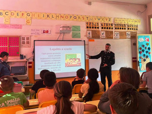 Cultura della legalità, i Carabinieri chiudono il ciclo di incontri provinciali con gli alunni di Mongrando Cultura della legalità, i Carabinieri chiudono il ciclo di incontri provinciali con gli alunni di Mongrando
